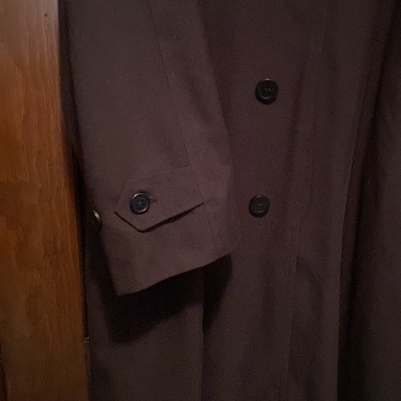 Like New Black trench coat Weatherproof removable lining 42L tons of pockets - Picture 7 of 15